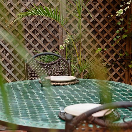 Ground Floor Holiday Apartment With Terrace And Pool In Puerto Banus, Марбелья Екстер'єр фото