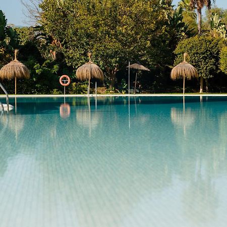 Ground Floor Holiday Apartment With Terrace And Pool In Puerto Banus, Марбелья Екстер'єр фото
