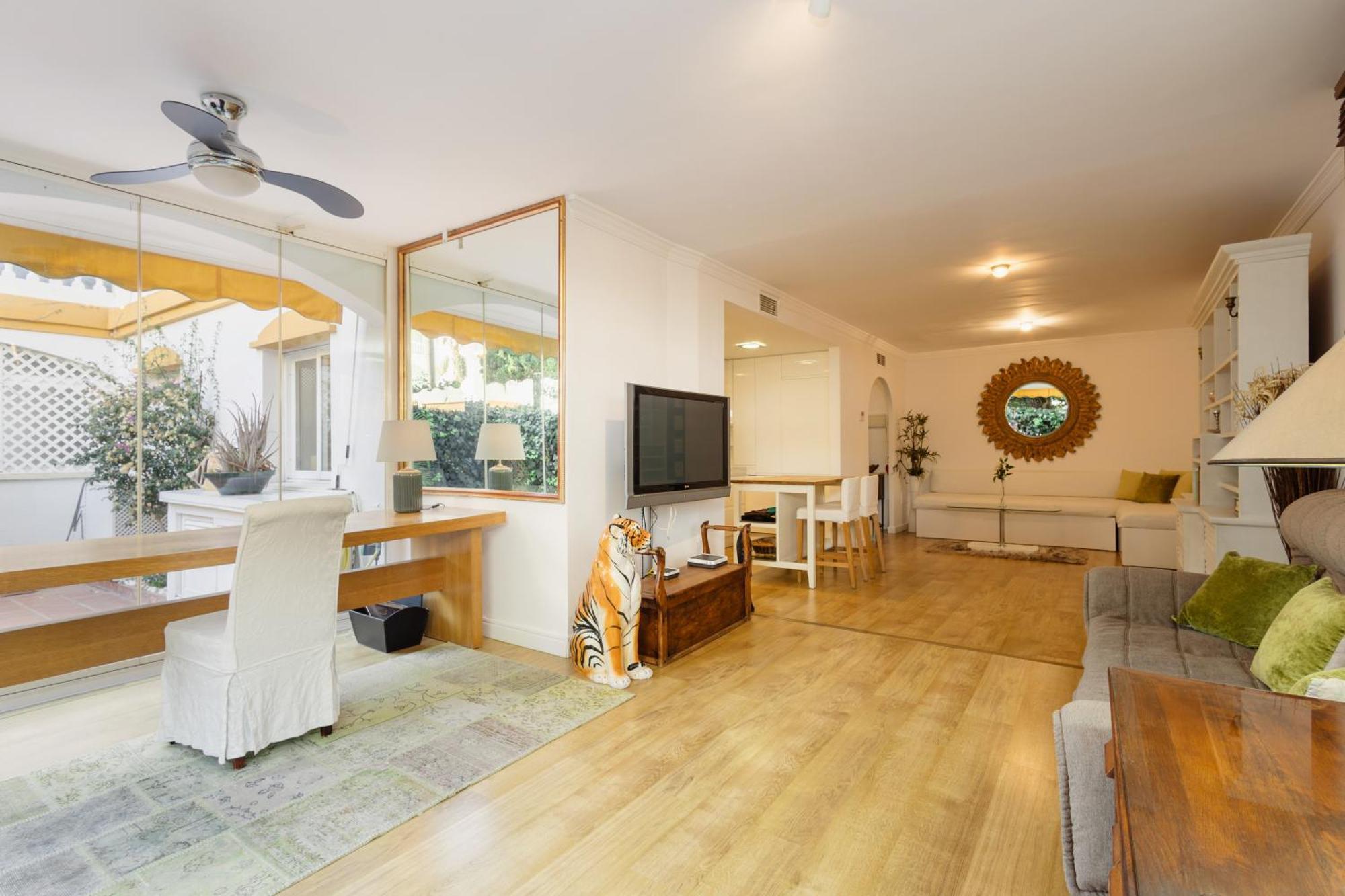 Ground Floor Holiday Apartment With Terrace And Pool In Puerto Banus, Марбелья Екстер'єр фото