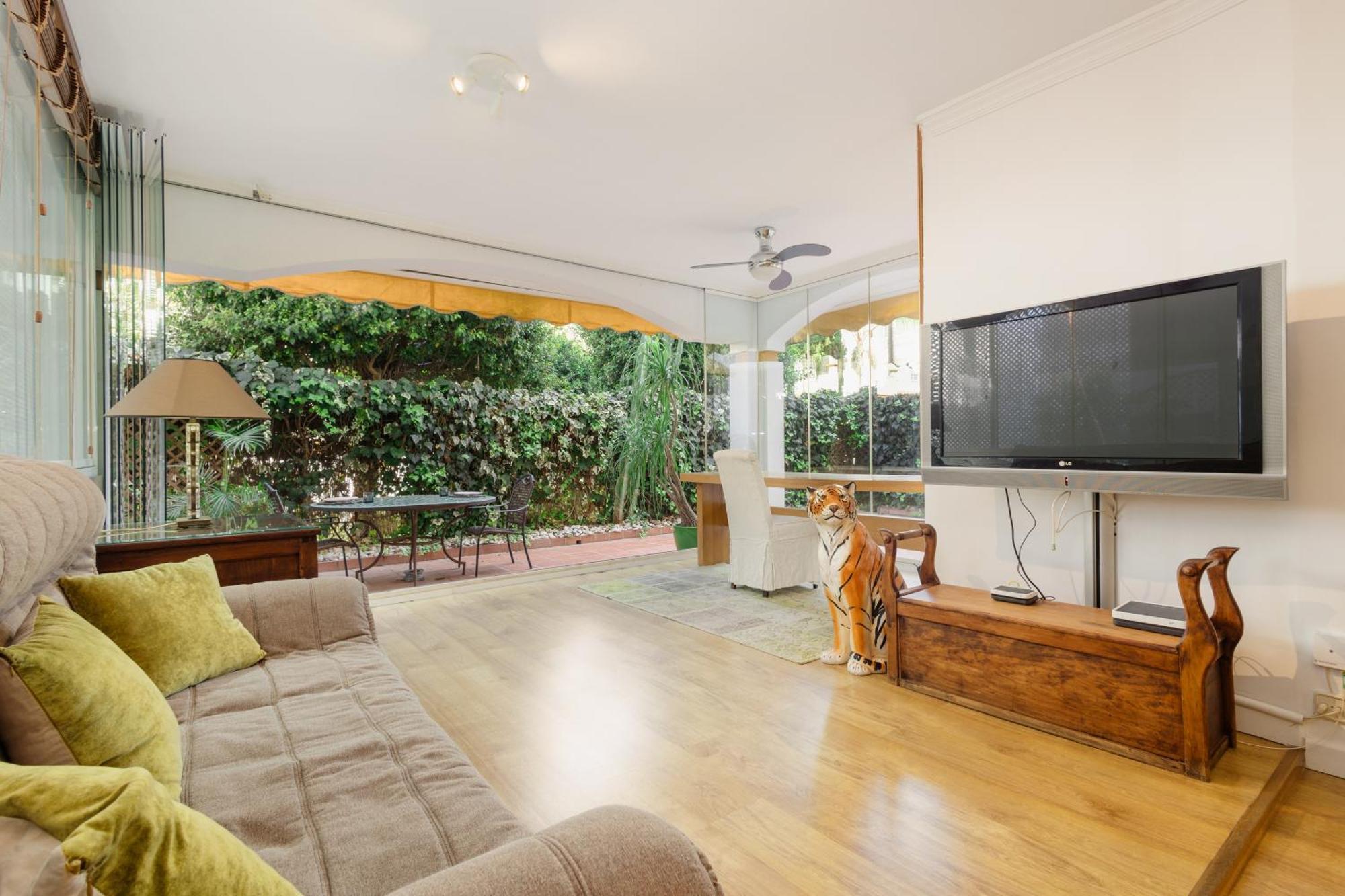 Ground Floor Holiday Apartment With Terrace And Pool In Puerto Banus, Марбелья Екстер'єр фото
