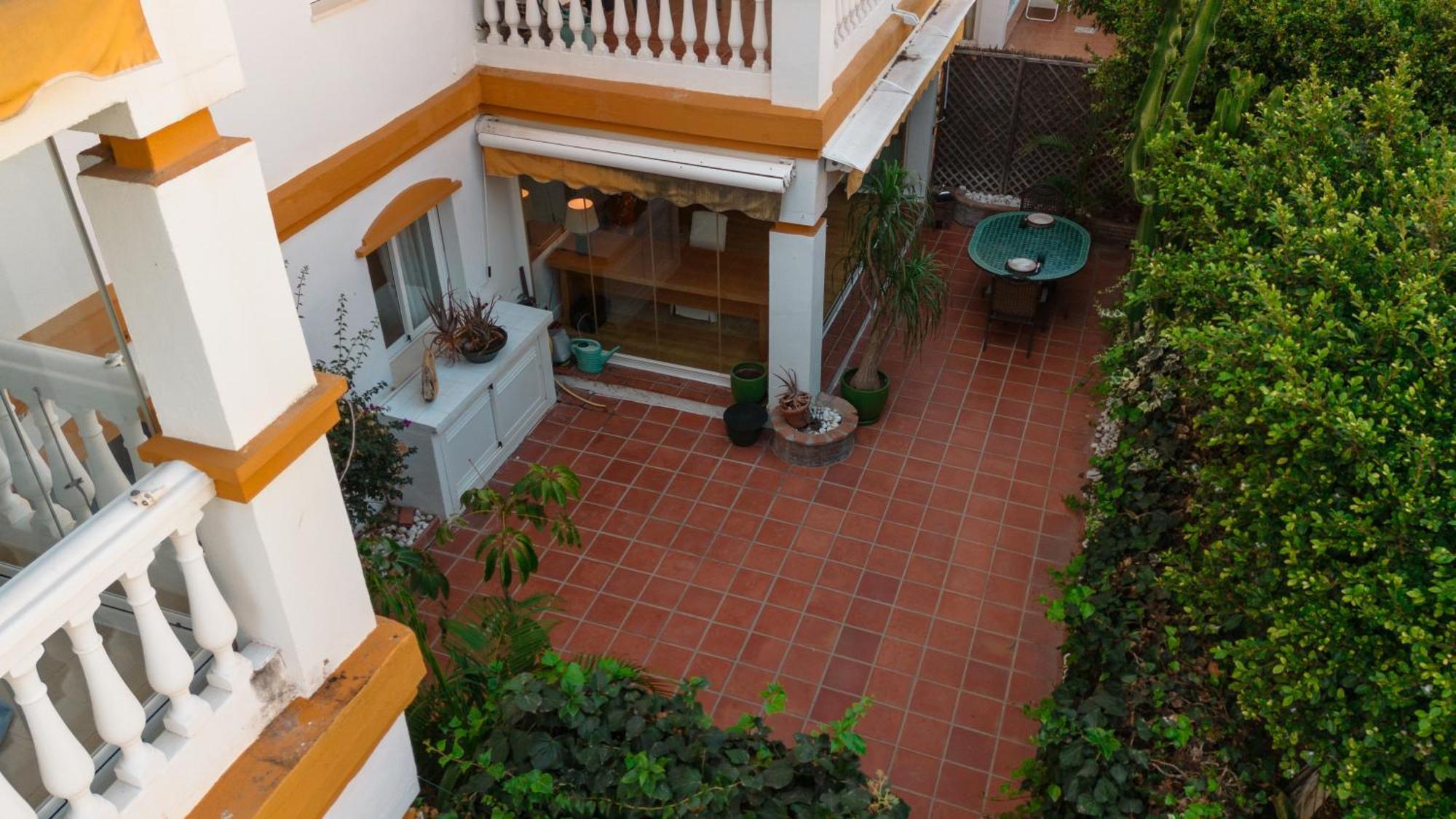 Ground Floor Holiday Apartment With Terrace And Pool In Puerto Banus, Марбелья Екстер'єр фото