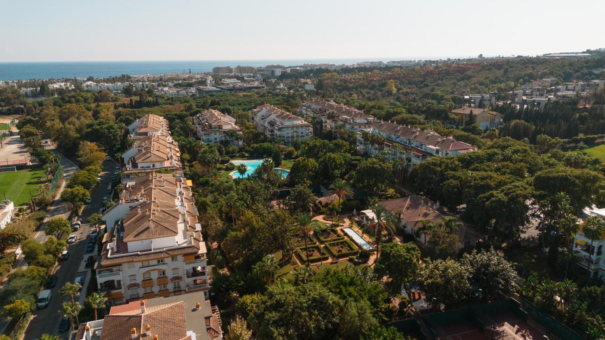 Ground Floor Holiday Apartment With Terrace And Pool In Puerto Banus, Марбелья Екстер'єр фото